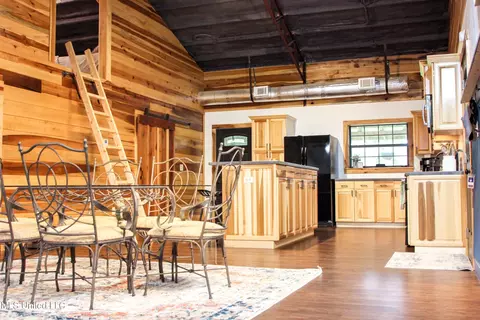 Dining - 547 County Road 19, Stringer, MS 39481 photo 2 of 4