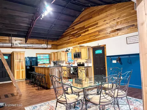 Dining - 547 County Road 19, Stringer, MS 39481 photo 3 of 4