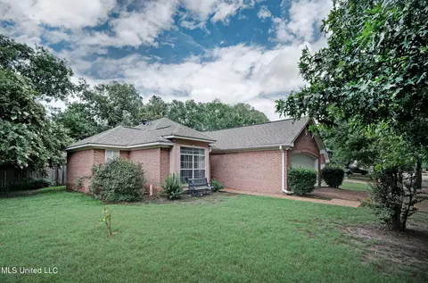 523 Brookstone Dr, Madison, MS 39110