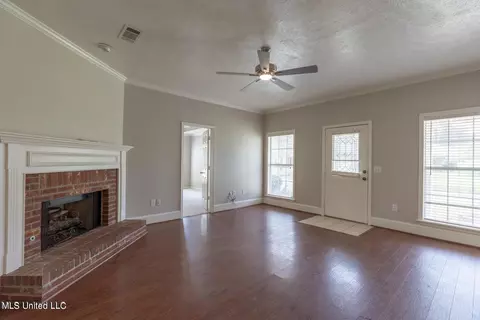 Living - 116 Planters Row, Madison, MS 39110 photo 2 of 3