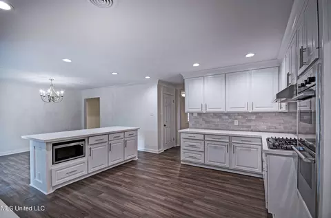 Kitchen - 1806 Ridgeover Pl, Jackson, MS 39211 photo 3 of 3
