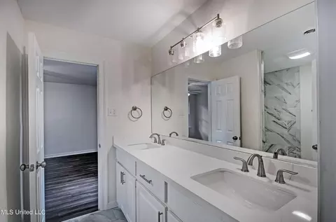 Bath - 1806 Ridgeover Pl, Jackson, MS 39211 photo 6 of 6