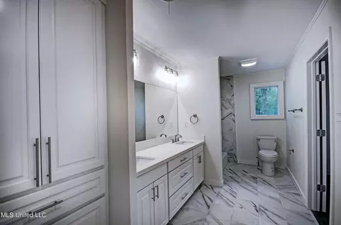 Bath - 1806 Ridgeover Pl, Jackson, MS 39211 photo 5 of 6