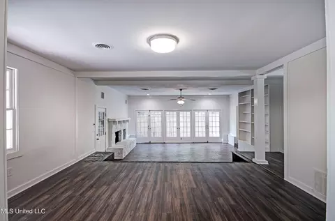 Living - 1806 Ridgeover Pl, Jackson, MS 39211 photo 1 of 6