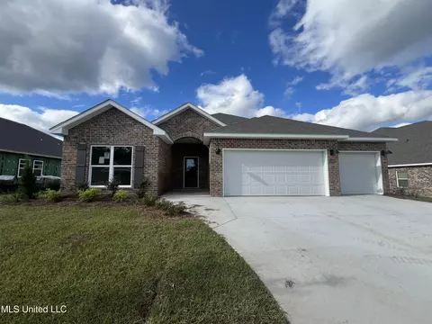 15296 Dandelion Dr, D'iberville, MS 39540