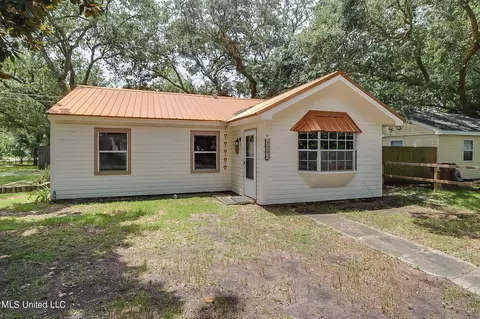 1681 Pringle Cir, Biloxi, MS 39531
