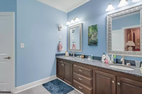 Bath - 23355 Mitchell Rd, Picayune, MS 39466 photo 2 of 5