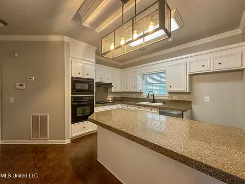 Kitchen - 1165 Green Gable Pl, Terry, MS 39170 photo 1 of 2