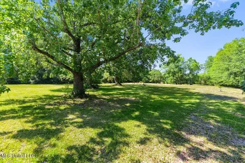 119 Leopold St, Bay Saint Louis, MS 39520