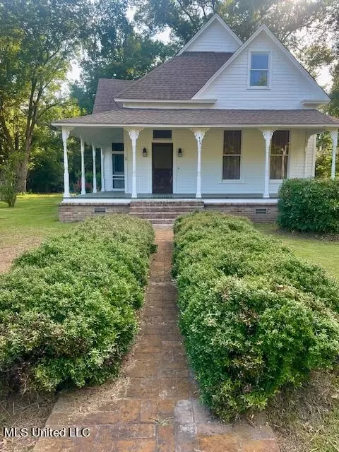 413 Coleman St, Como, MS 38619