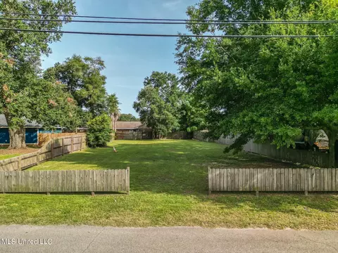 5011 W Railroad St, Gulfport, MS 39501