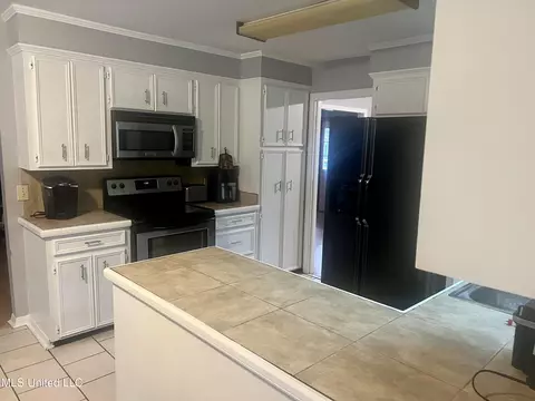 121 Colonial Glen Dr, Jackson, MS 39211 photo 10