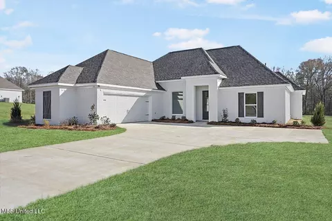 979 Mullican Rd, Florence, MS 39073