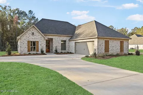 1047 Mullican Rd, Florence, MS 39073