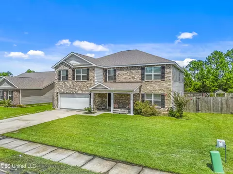 51 Whisperwood Ln, Ocean Springs, MS 39564