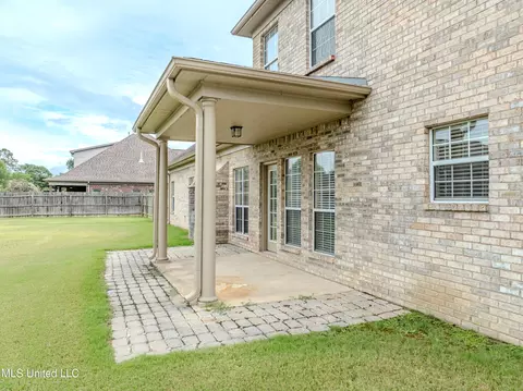 Exterior - 1296 Holly Springs Rd, Hernando, MS 38632 photo 8 of 13