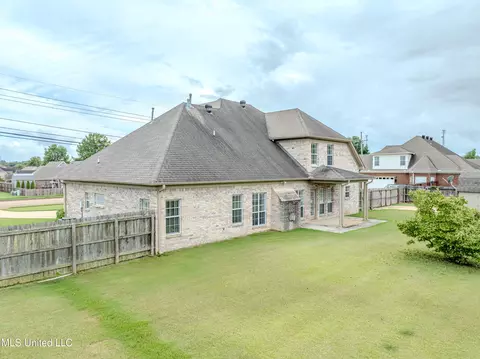 Exterior - 1296 Holly Springs Rd, Hernando, MS 38632 photo 10 of 13
