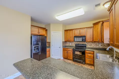 Kitchen - 1296 Holly Springs Rd, Hernando, MS 38632 photo 1 of 3