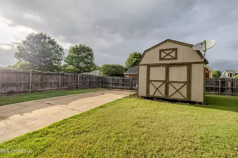 Exterior - 1296 Holly Springs Rd, Hernando, MS 38632 photo 12 of 13
