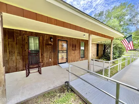 1070 E Poplar St, Georgetown, MS 39078 photo 2