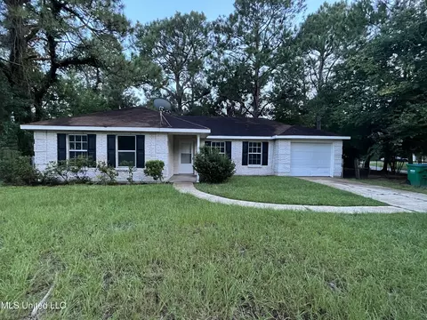2619 Camino Grande St, Gautier, MS 39553