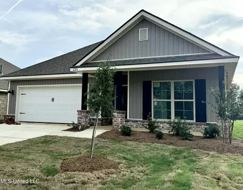 228 Serenity Lake Dr, Pearl, MS 39208