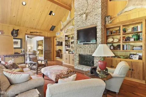 Living - 531 Hoy Rd, Madison, MS 39110 photo 5 of 5