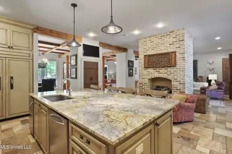 Kitchen - 531 Hoy Rd, Madison, MS 39110 photo 3 of 3