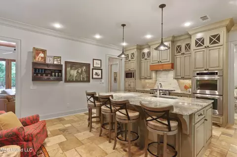 Kitchen - 531 Hoy Rd, Madison, MS 39110 photo 2 of 3