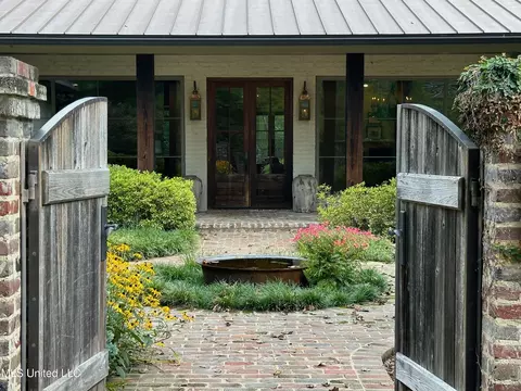 Exterior - 531 Hoy Rd, Madison, MS 39110 photo 1 of 10