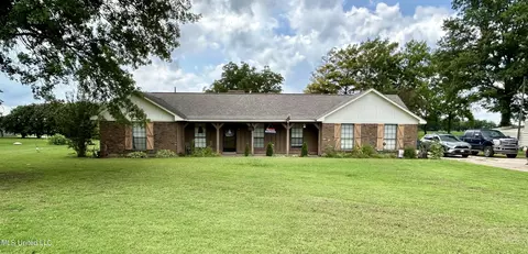 45 Reservation Rd, Clarksdale, MS 38614