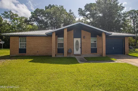 2612 Fraternity Dr, Gautier, MS 39553