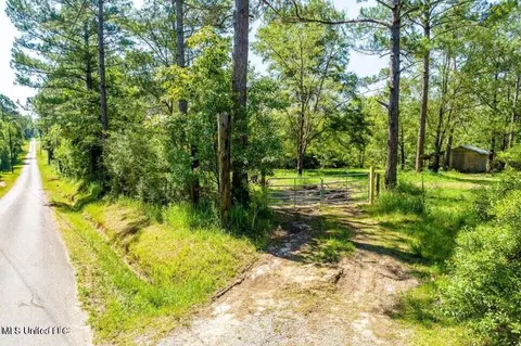 6101 Waltman Rd, Vancleave, MS 39565