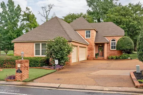 5216 Tournament Dr, Olive Branch, MS 38654