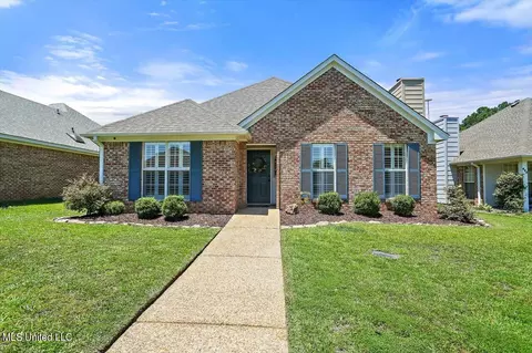 620 Corbett Dr, Pearl, MS 39208