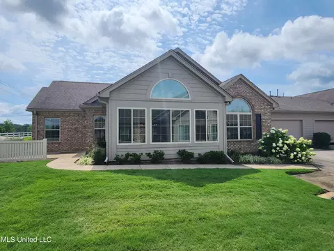 8708 Parkview Oaks Cir, Olive Branch, MS 38654