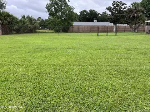 121 Pirate Ave, Long Beach, MS 39560