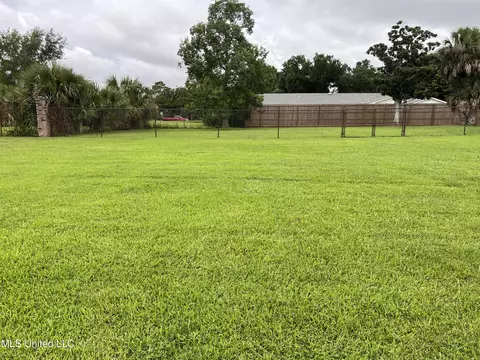 121 Pirate Ave, Long Beach, MS 39560 photo 2