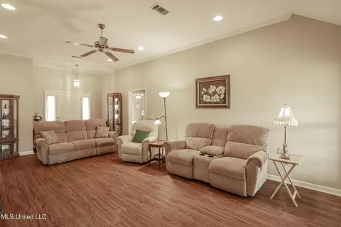 210 Cherry Bark Dr, Brandon, MS 39047 photo 5