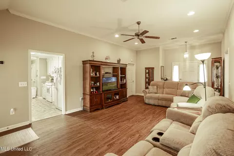 210 Cherry Bark Dr, Brandon, MS 39047 photo 6