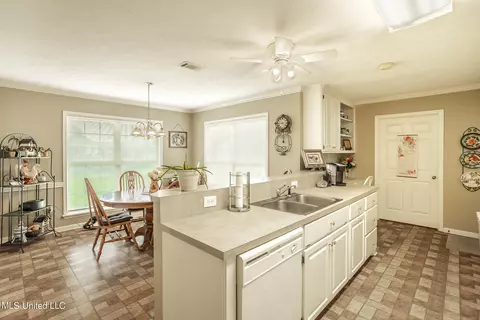 210 Cherry Bark Dr, Brandon, MS 39047 photo 7