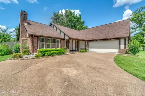 2105 Pinehaven Dr, Flowood, MS 39232