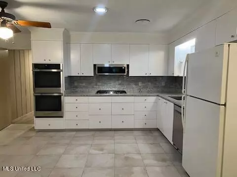 Kitchen - 1523 Brecon Dr, Jackson, MS 39211 photo 3 of 3