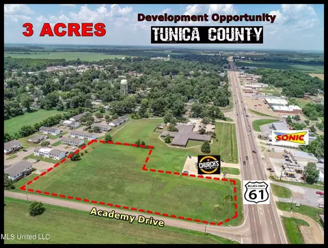 Blues Highway - Hwy 61, Tunica, MS 38676