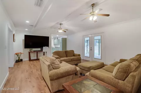 170 E Bond Rd, Wiggins, MS 39577 photo 7