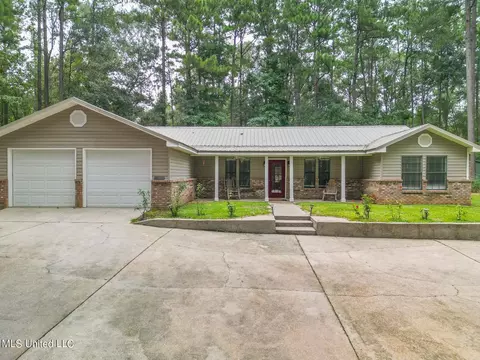 170 E Bond Rd, Wiggins, MS 39577
