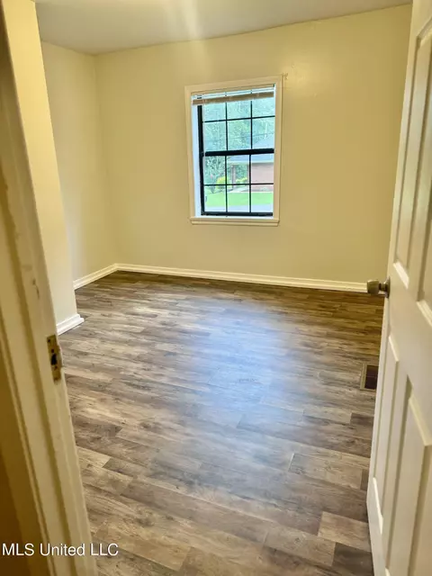Bedroom - 1436 Lakeview Ave, Jackson, MS 39212 photo 3 of 3