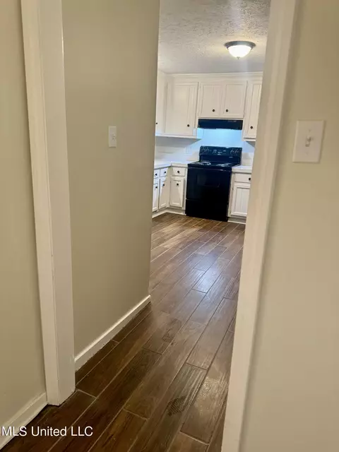 Entry Way - 1436 Lakeview Ave, Jackson, MS 39212 photo 1 of 1