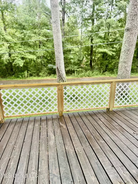 Exterior - 1436 Lakeview Ave, Jackson, MS 39212 photo 8 of 10