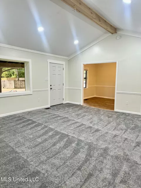 Living - 1436 Lakeview Ave, Jackson, MS 39212 photo 1 of 8